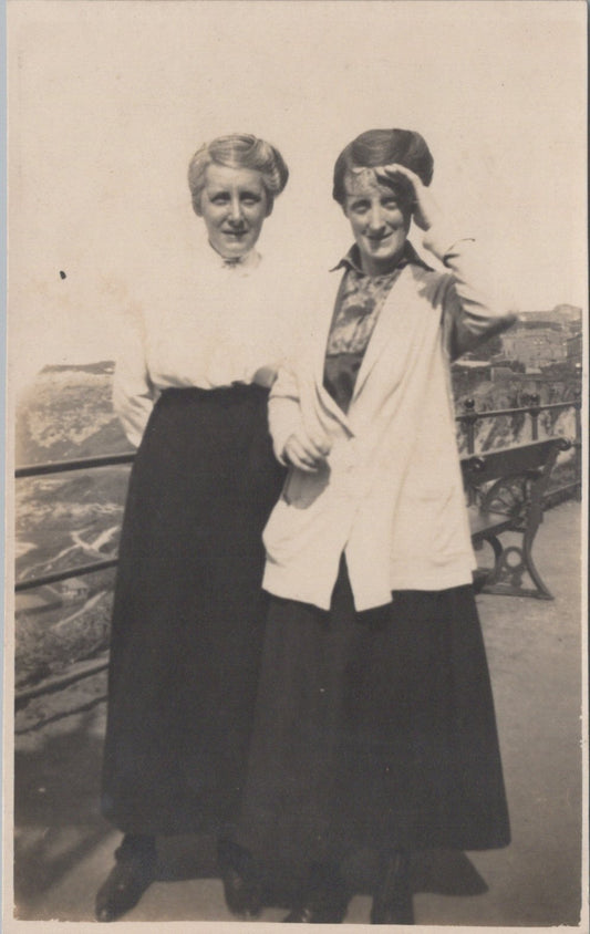Fashion Postcard: Edwardian Ladies Portrait Promenade Terrace Attire  XT5334