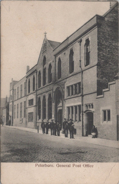 Northamptonshire Postcard: Peterboro General Post Office Staff 1900s XT5578