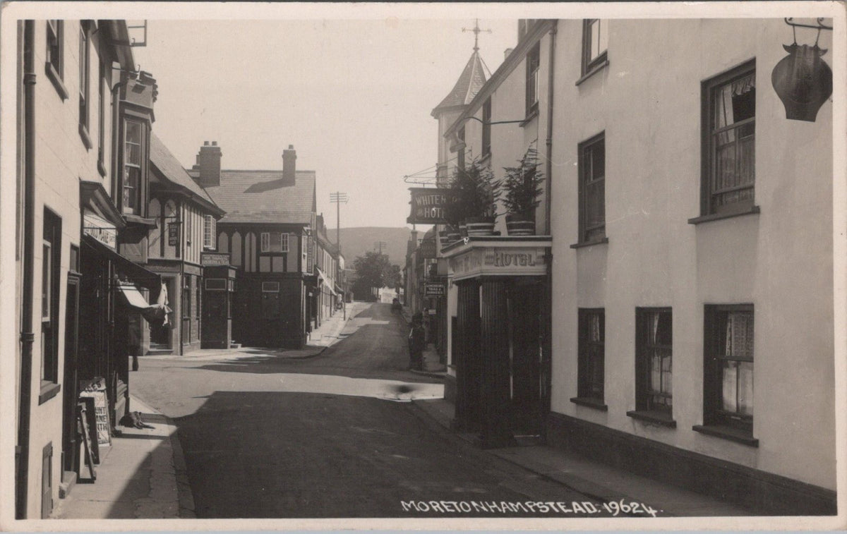 Devon Postcard: Moretonhampstead Street Scene White Hart Hotel RPPC 1930s XT5092