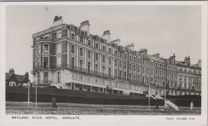 Kent Postcard: Margate Nayland Rock Hotel Seafront View 1930s XT5449