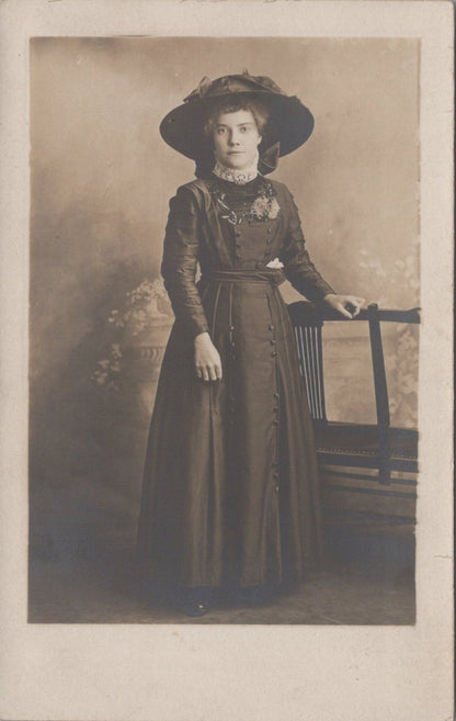 Fashion Postcard: Edwardian Lady Elegant Dress Wide Hat Studio Portrait XT5623