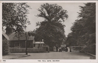 London Postcard: Dulwich College Road Toll Gate Cottage RPPC 1950's XT5046