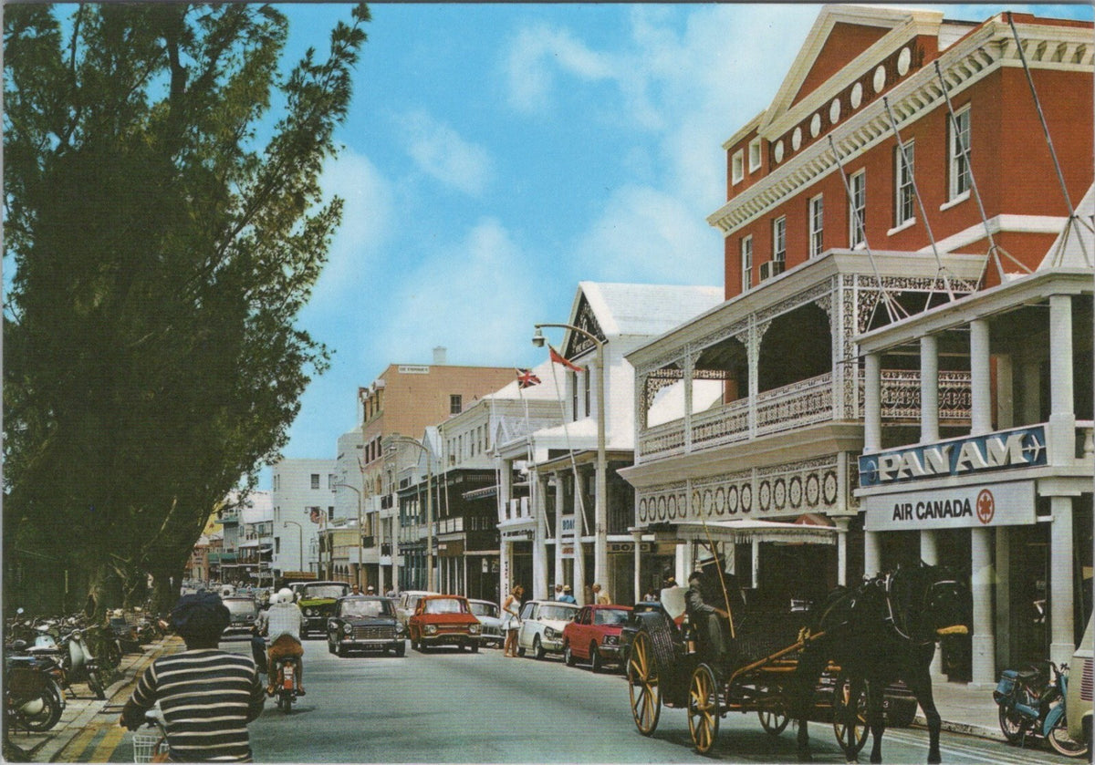Bermuda Postcard: Hamilton Front Street, Pan Am Carriage 1960s XT3512