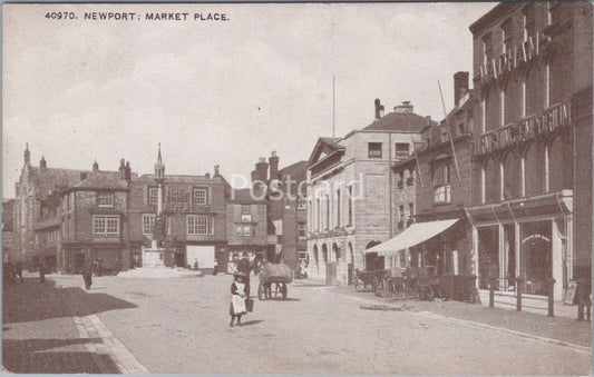 Isle of Wight Postcard: Newport Market Place Town Hall Street 1900s XT5081
