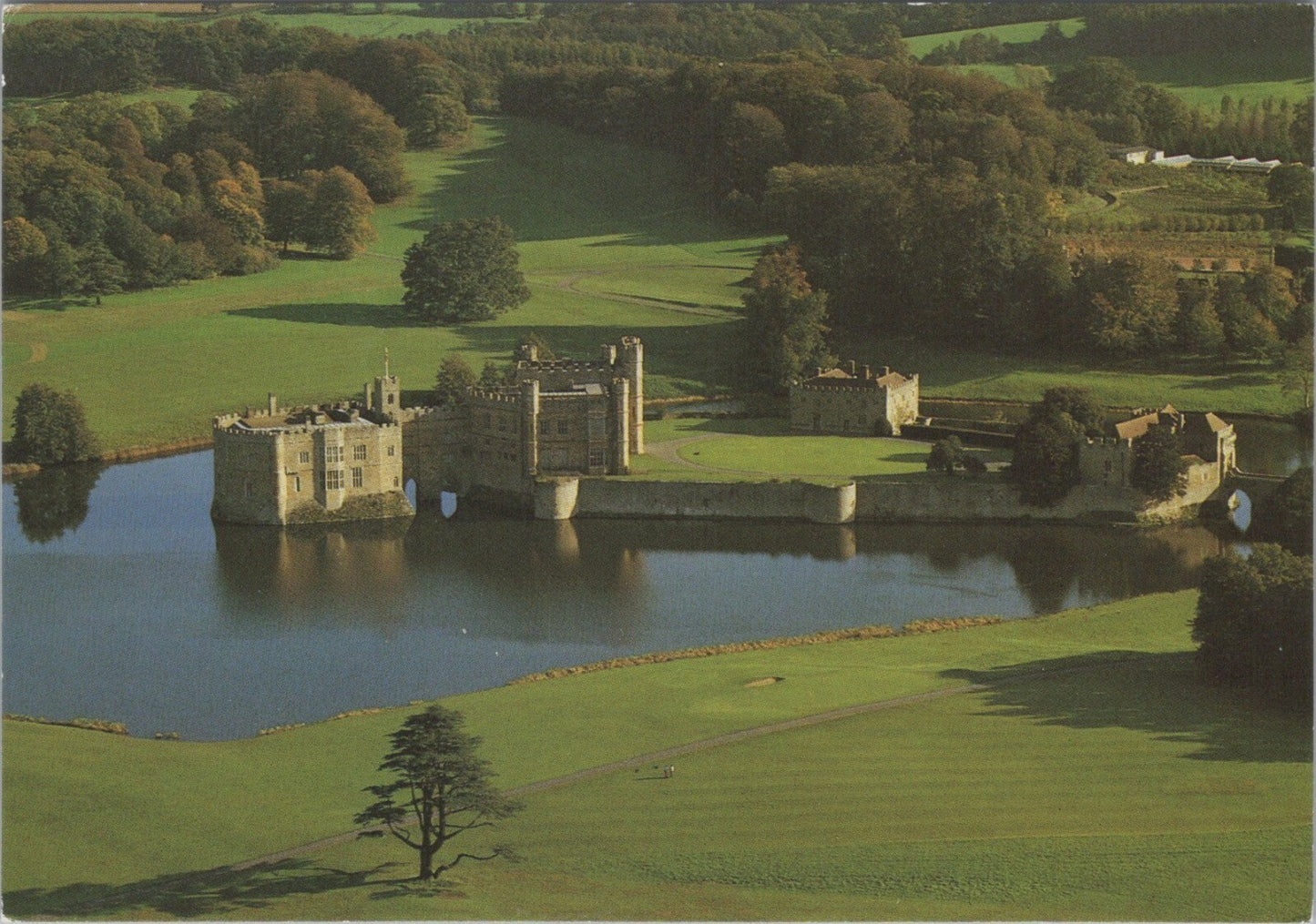 Kent Postcard: Leeds Castle Near Maidstone Aerial Moat View 1980’s XT4443