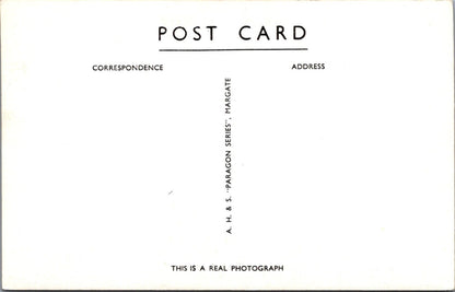 Kent Postcard: Westgate On Sea Putting Green Beach Bay Sands RPPC 1950's XT5067