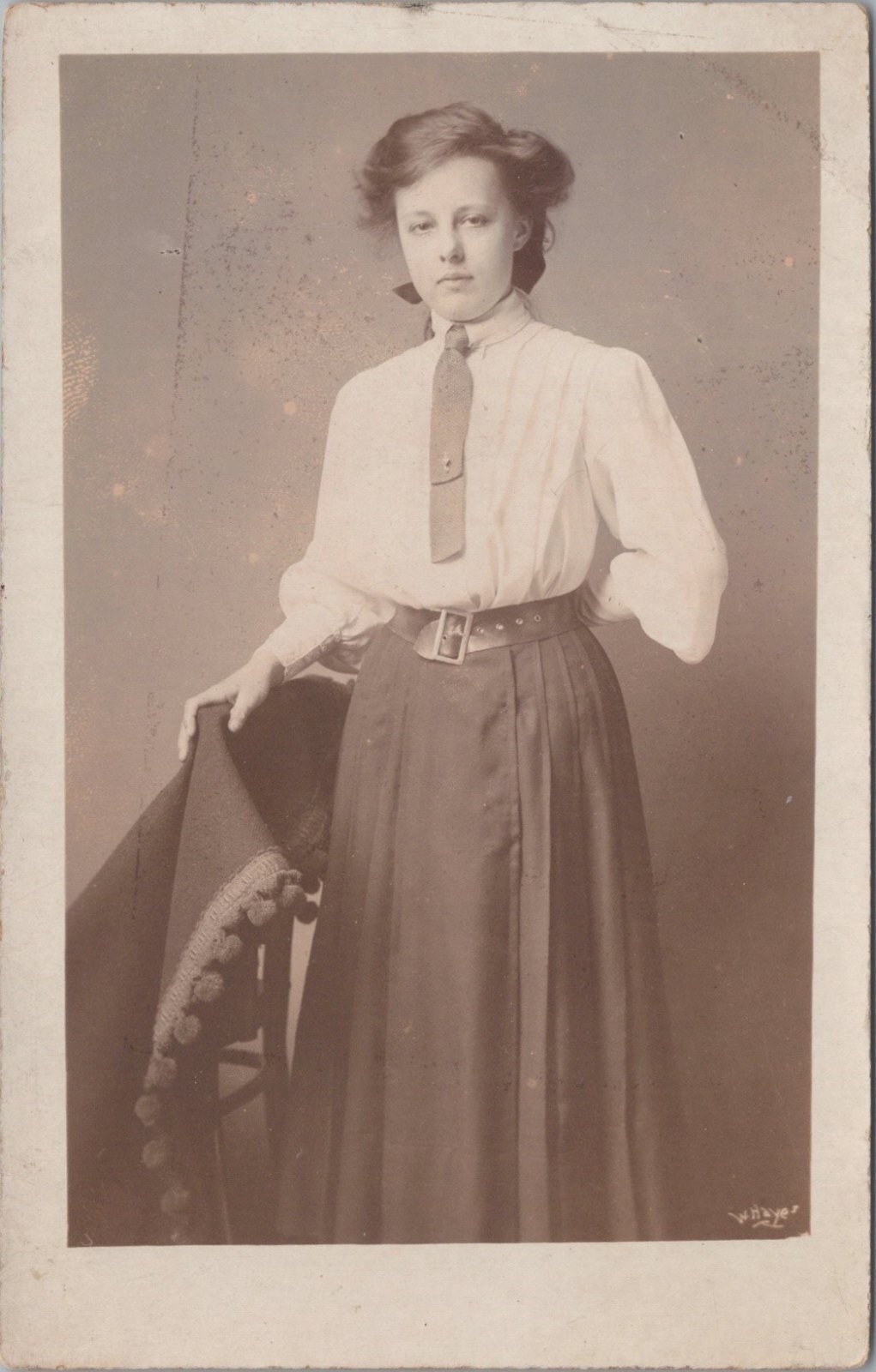 Fashion Postcard: Edwardian Lady Portrait Tailored Blouse Silk Tie 1900s XT5330