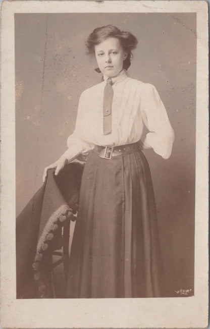 Fashion Postcard: Edwardian Lady Portrait Tailored Blouse Silk Tie 1900s XT5330