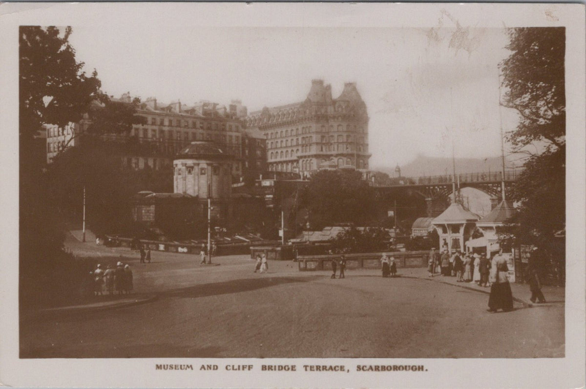 Yorkshire Postcard: Museum And Cliff Bridge Terrace Scarborough 1920s XT5378