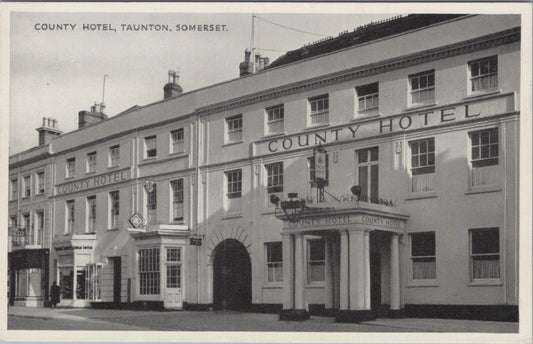 Somerset Postcard: County Hotel Taunton, Historic Street Frontage 1950's XT5518