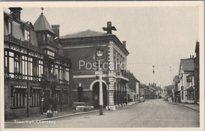 Surrey Postcard: Chertsey Town Hall London Street Crown Hotel View XT5076