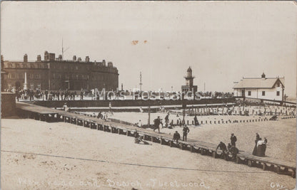 Lancashire Postcard: Fleetwood Promenade Beach North Euston Hotel 1900's XT3656