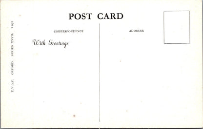Berkshire Postcard: Windsor Castle And Queen Victoria Statue 1950s XT5020