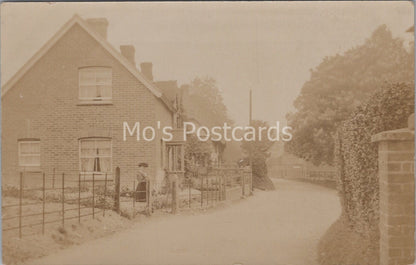 Hampshire Postcard: Upham? Village Street Houses Resident Scene 1910s R686