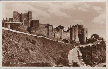 Kent Postcard: Dover Castle Historic Fortress Sloping Hill Gatehouse XT5295