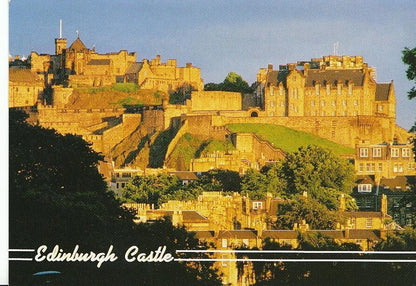 Scotland Postcard - Edinburgh Castle   AB420