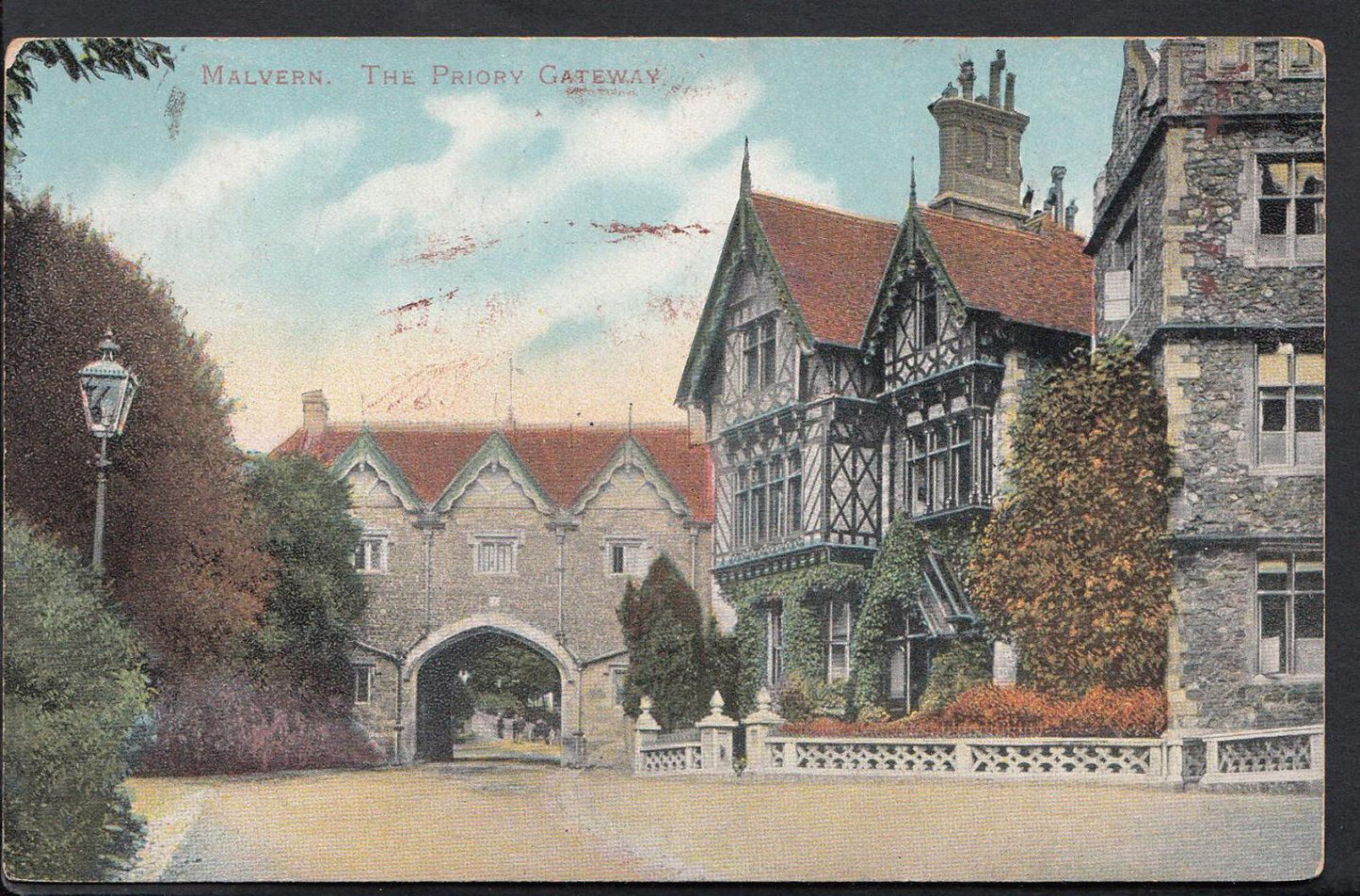 Worcestershire Postcard - Malvern - The Priory Gateway    RS1396