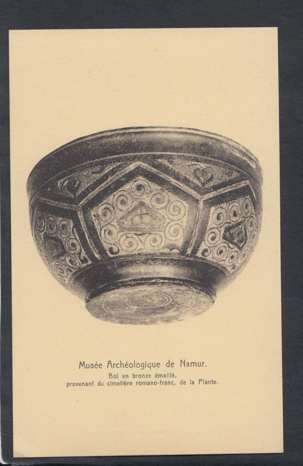 Belgium Postcard - Musee Archeologique De Namur - Bol En Bronze Emaille  RS12414