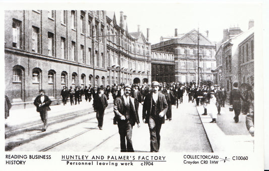 Berkshire Postcard - Reading, Huntley and Palmer's Factory, Leaving Work  BH1324