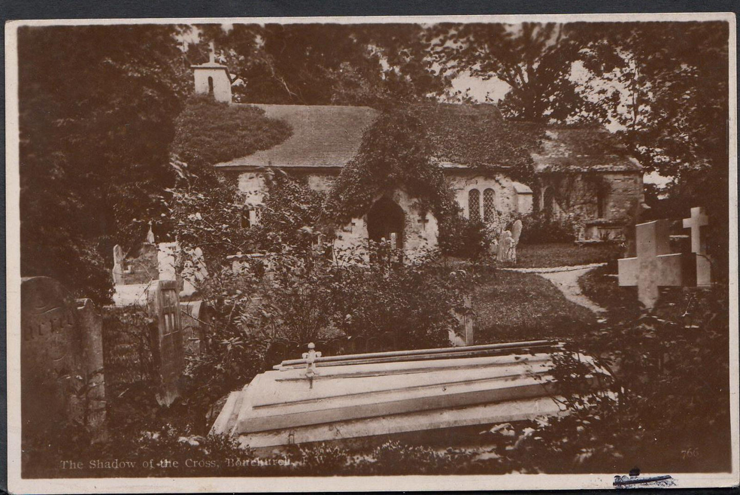 Isle of Wight Postcard - The Shadow of The Cross, Bonchurch   RS1395