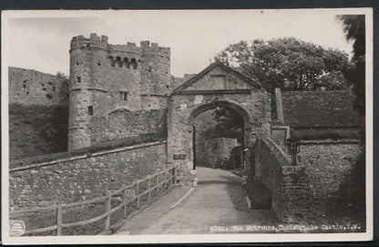 Isle of Wight Postcard - The Entrance, Carisbrooke Castle    RS9273