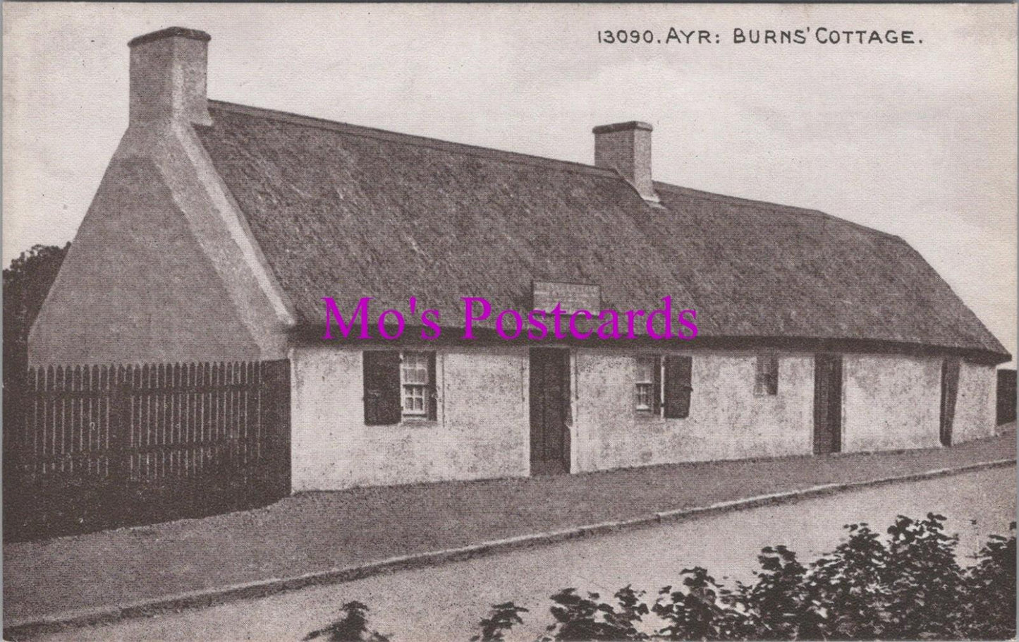 Scotland Postcard - Ayr, Burns' Cottage. Roberrt Burns Birthplace Museum RS38733
