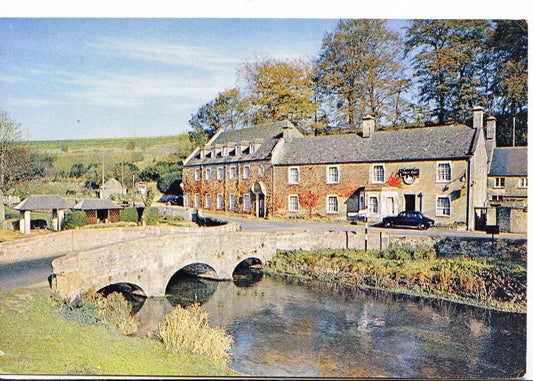 Gloucestershire Postcard - Bilbury Village    SM320