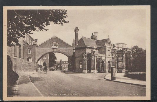 Wiltshire Postcard - College Gates, Marlborough    RS16790