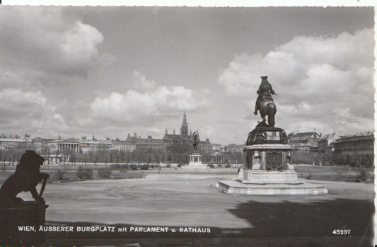 Austria Postcard - Ausserer Burgplatz, Wien   15667A