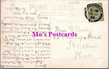 Load image into Gallery viewer, Cambridgeshire Postcard - Cambridge, Queen's Bridge and College  HM202
