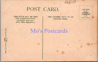 Isle of Wight Postcard - Cowes, Trinity Church   DC2309