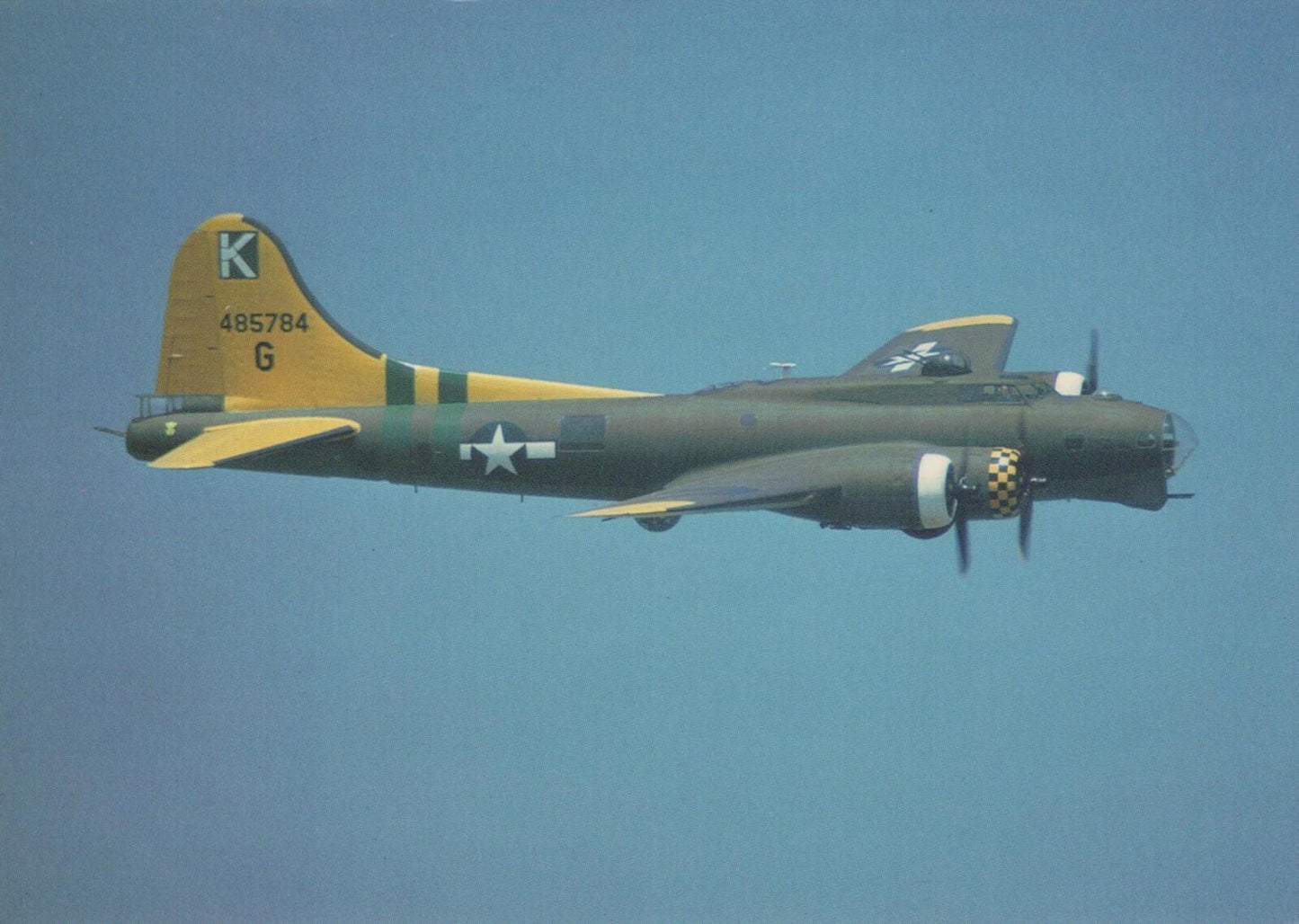 Military Aviation Postcard - Boeing B-17G Flying Fortress Aeroplane RR9821