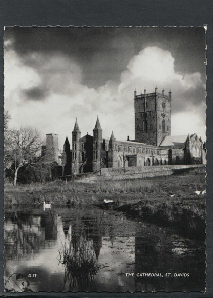 Wales Postcard - The Cathedral, St Davids, Pembrokeshire  RR5138