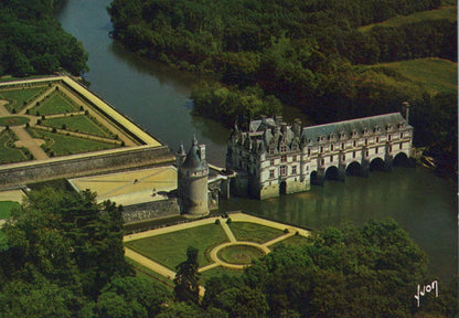 France Postcard -Aerial View of Le Chateau De Chenonceau (Indre-Et-Loire) RRR352
