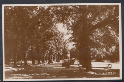 Hampshire Postcard: The Avenue, Southampton  RS11508