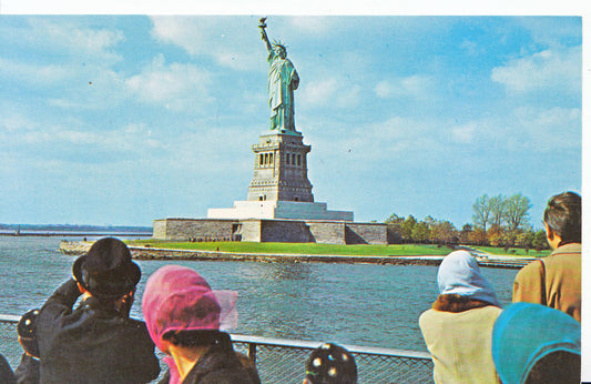 America Postcard - Statue of Liberty, National Monument, Liberty Island, New YorkSL14