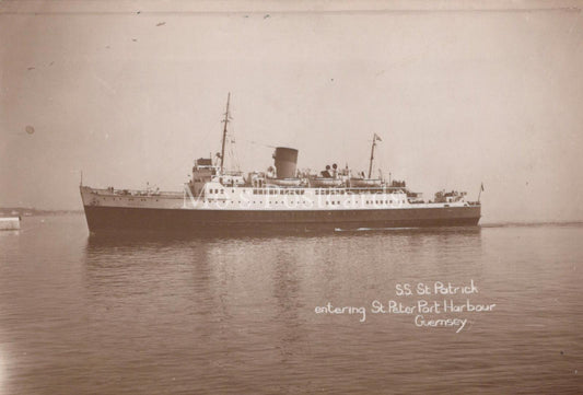 Shipping Postcard - S.S.St Patrick Entering St Peter Port Harbour, Guernsey XT79