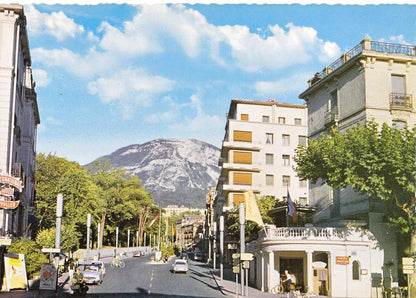 France Postcard - Aix-Les-Bains, Avenue Des Thermes Et De La Gare    SM166