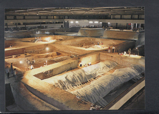China Postcard - A Panorama of Pit No 2, The Terracotta Army    RR4809