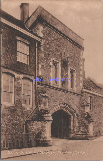 Hampshire Postcard - Winchester College, Outer Gate   DC2331
