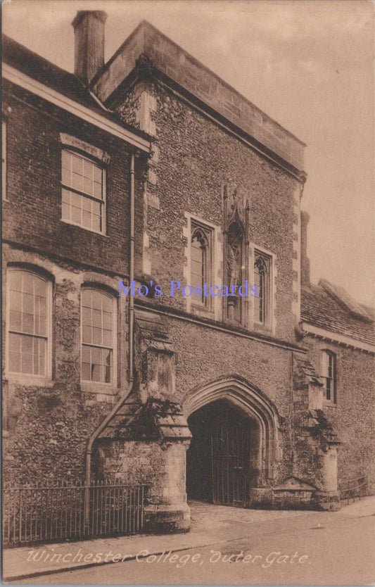 Hampshire Postcard - Winchester College, Outer Gate   DC2331
