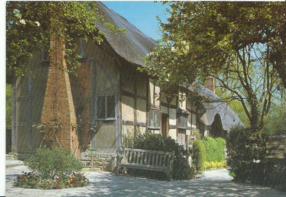 Warwickshire Postcard - Anne Hathaway's Cottage, Shottery, Stratford-upon-Avon AB410