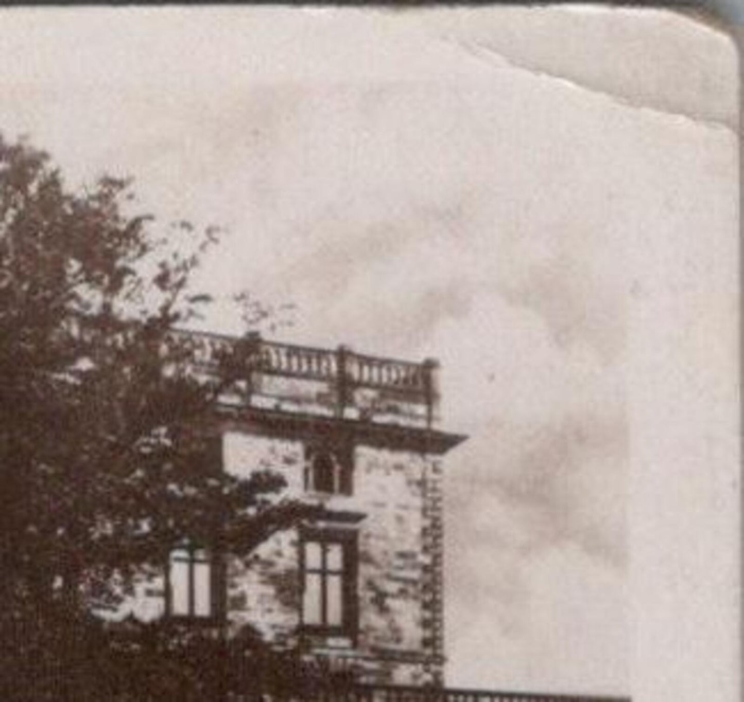 Nottinghamshire Postcard: Nottingham Castle Gatehouse Multi View XT3028