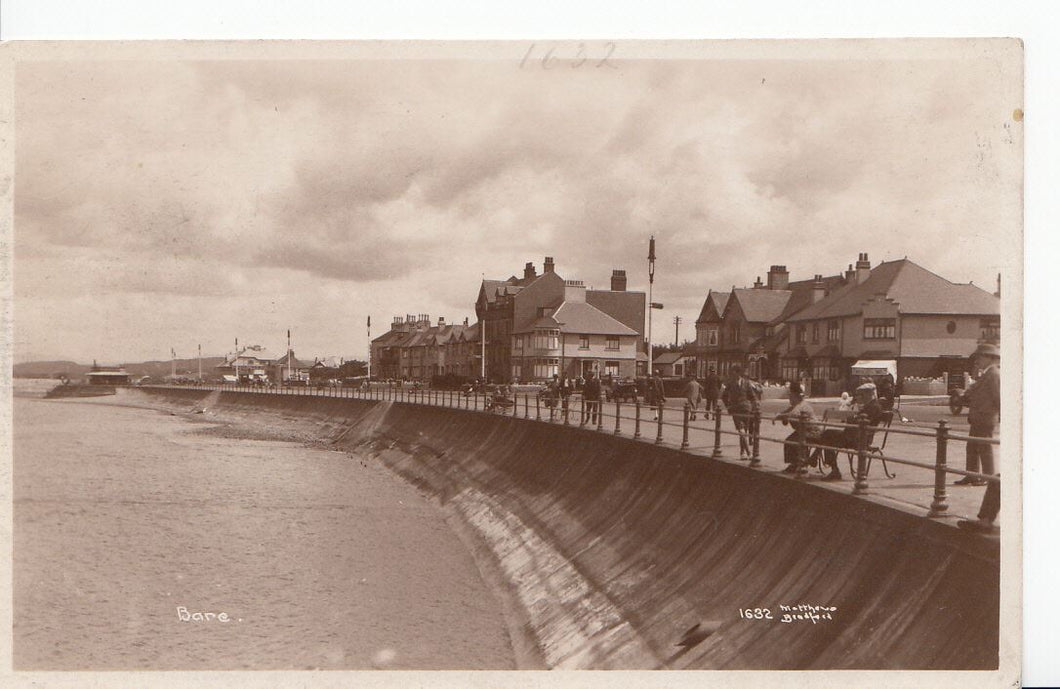 Couple of grubby marks to the rear