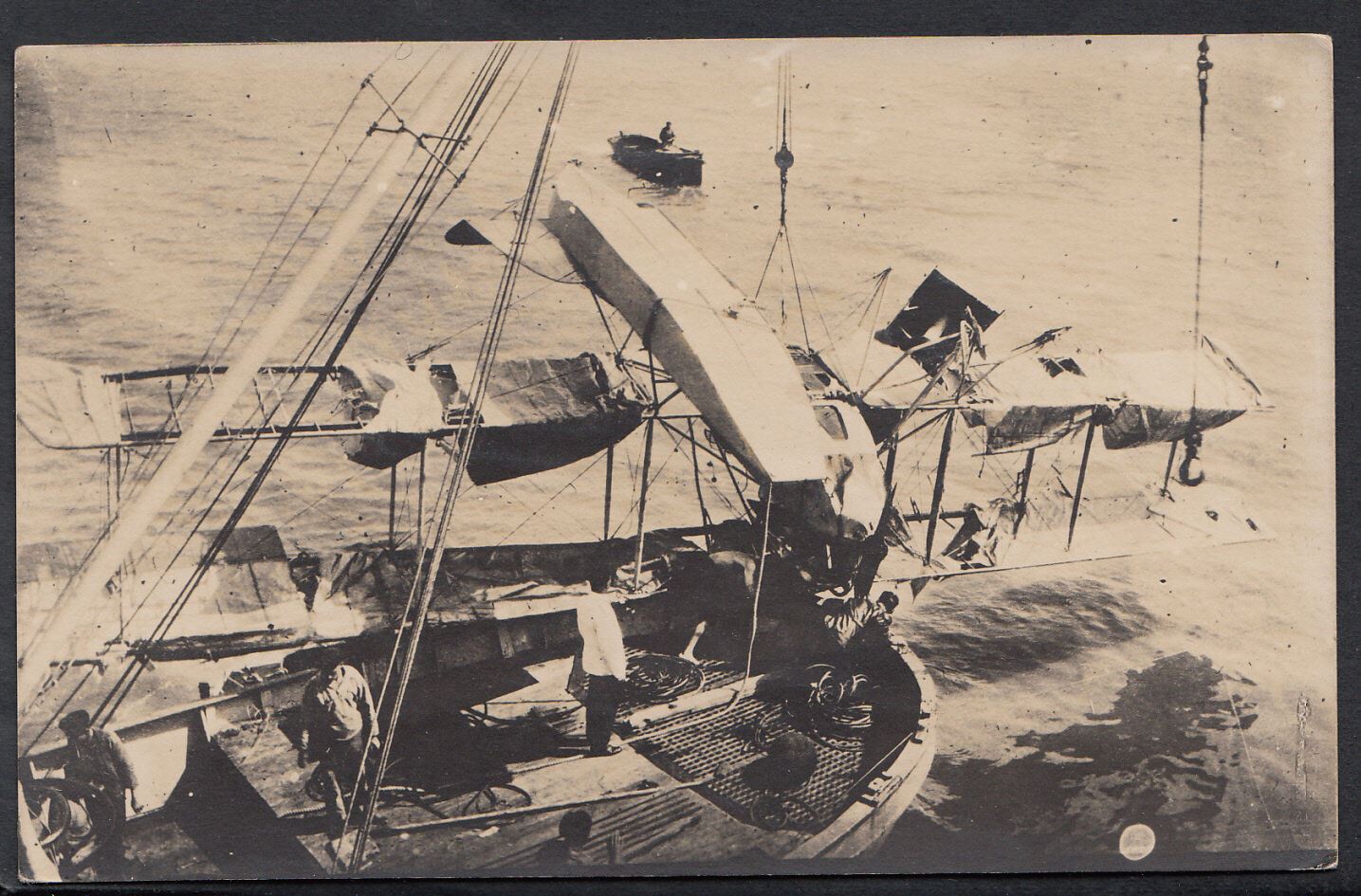 Military Postcard - WW1 German Plane Crash - Ubernahme Eines Beschadigten RT2286