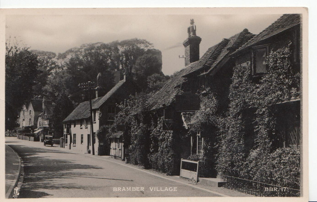 Sussex Postcard - Bramber Village   A4367