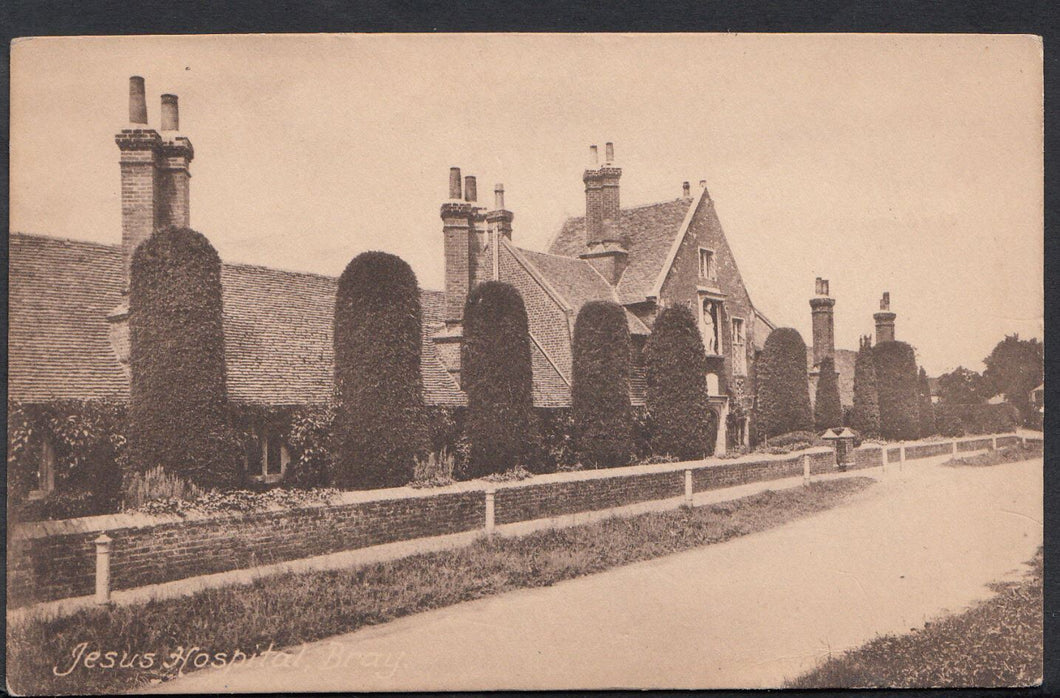 Berkshire Postcard - Jesus Hospital, Bray   RT2272
