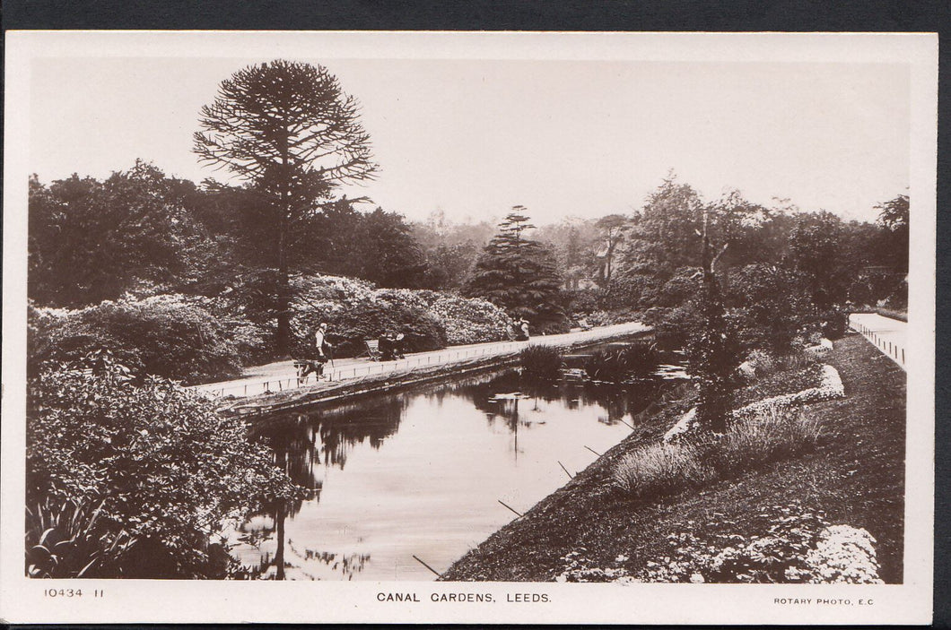 Yorkshire Postcard - Canal Gardens, Leeds     MB652
