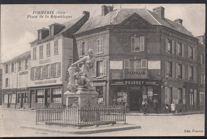 France Postcard - Formerie (Oise) - Place De La Republique  MB308
