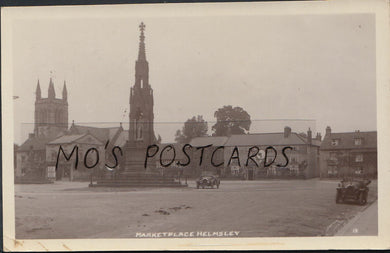 Yorkshire Postcard - Market Place, Helmsley    BH5851